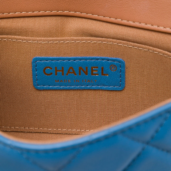 Chanel Sac bandoulière Matelassé Cocovado Ruban Chaîne à rabat Mini Cuir d'agneau Bleu – vue 5 – GABY PARIS