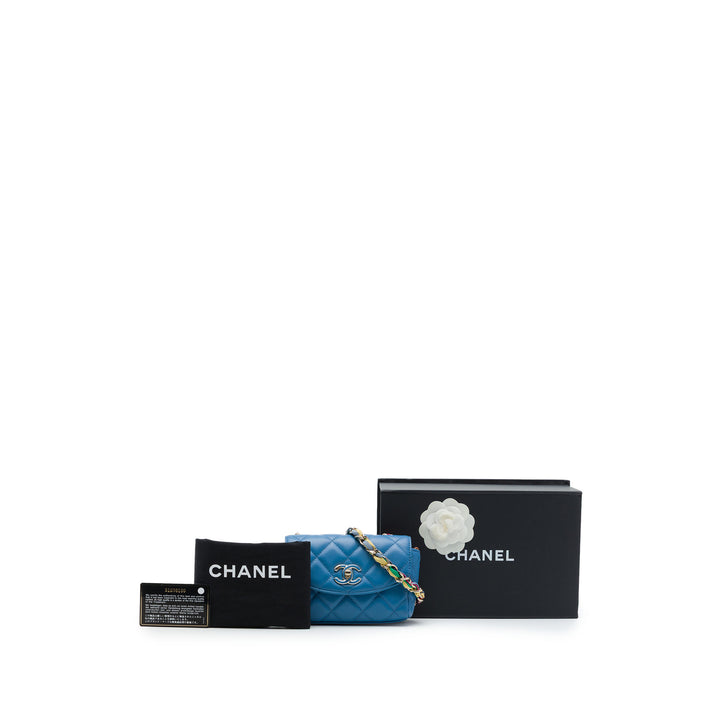 Chanel Sac bandoulière Matelassé Cocovado Ruban Chaîne à rabat Mini Cuir d'agneau Bleu – vue 7 – GABY PARIS