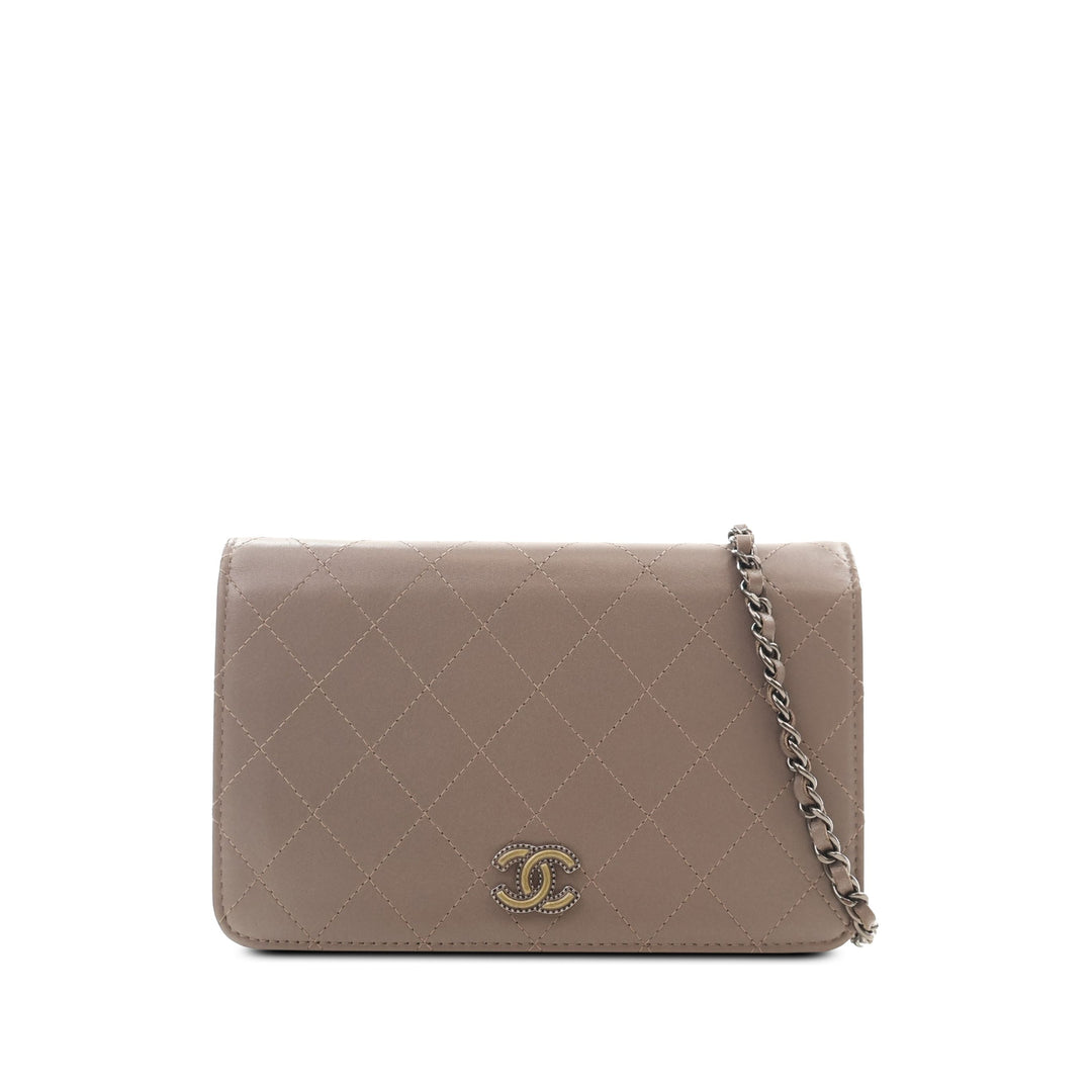 Chanel Sac bandoulière CC Matelassé Wallet on Chain Cuir de veau Marron – vue principale – GABY PARIS