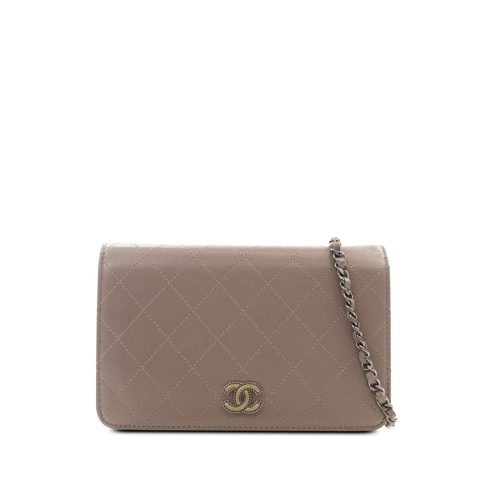 Chanel Sac bandoulière CC Matelassé Wallet on Chain Cuir de veau Marron – vue principale – GABY PARIS