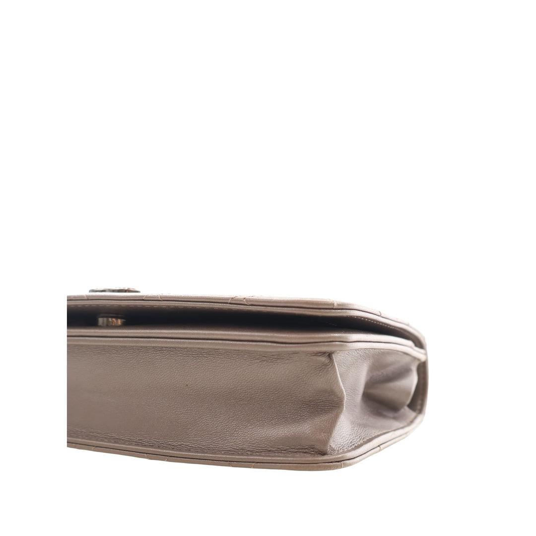 Chanel Sac bandoulière CC Matelassé Wallet on Chain Cuir de veau Marron – vue 12 – GABY PARIS