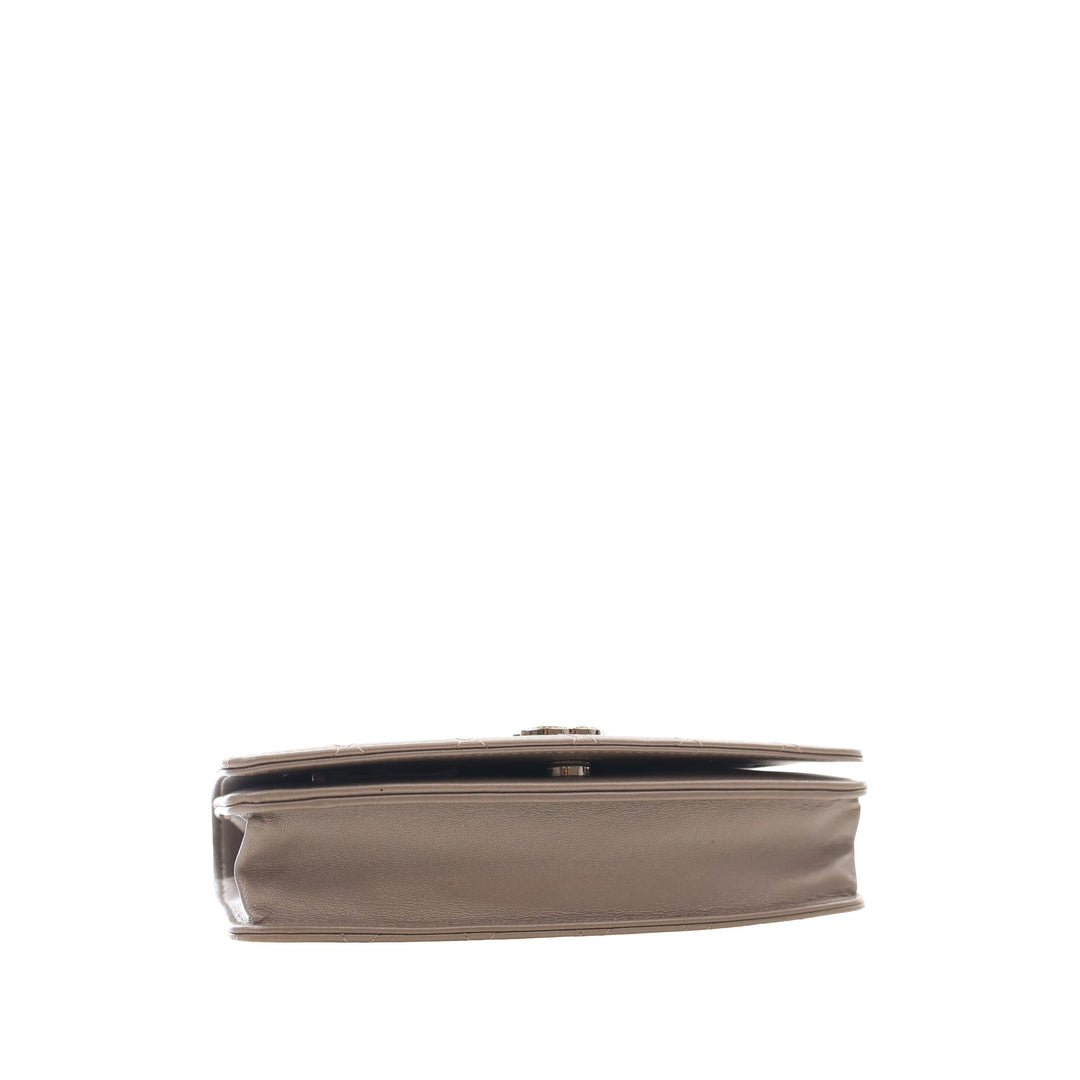 Chanel Sac bandoulière CC Matelassé Wallet on Chain Cuir de veau Marron – vue 14 – GABY PARIS