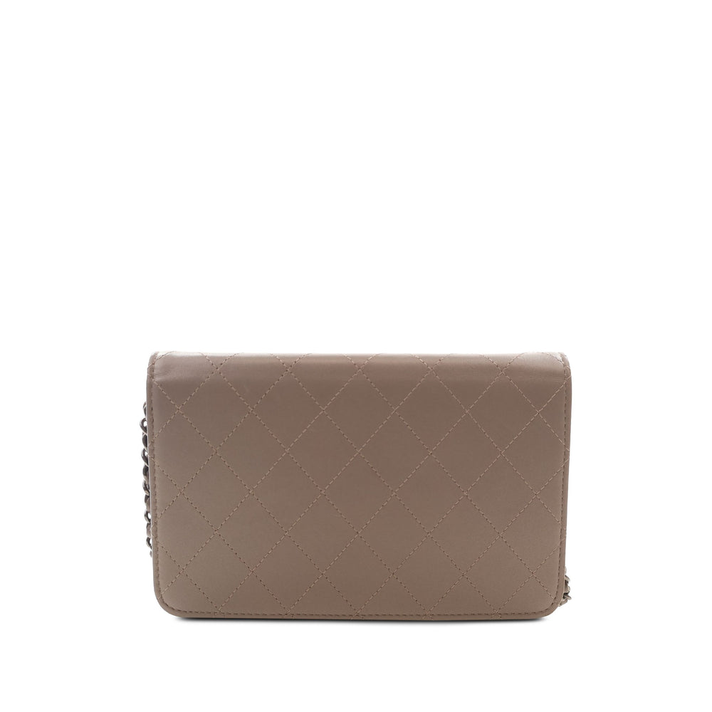 Chanel Sac bandoulière CC Matelassé Wallet on Chain Cuir de veau Marron – vue 2 – GABY PARIS