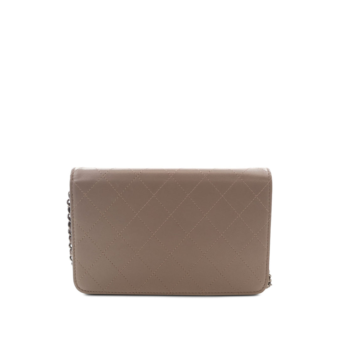 Chanel Sac bandoulière CC Matelassé Wallet on Chain Cuir de veau Marron – vue 2 – GABY PARIS