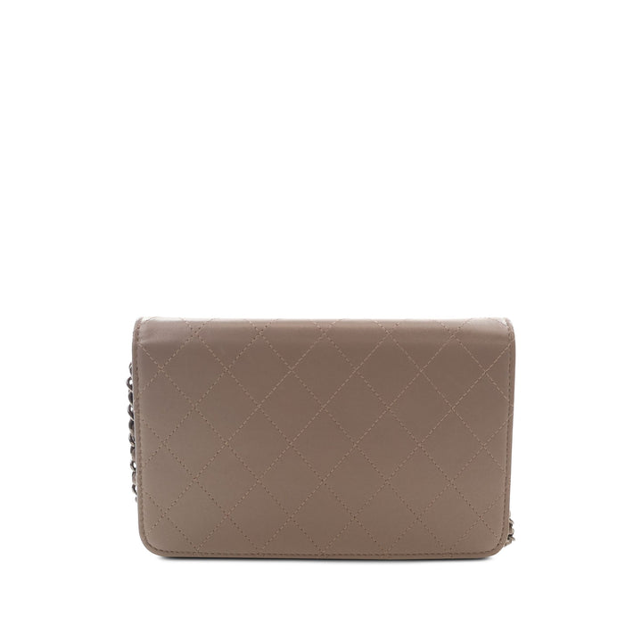 Chanel Sac bandoulière CC Matelassé Wallet on Chain Cuir de veau Marron – vue 2 – GABY PARIS