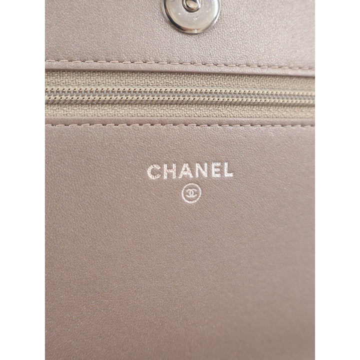 Chanel Sac bandoulière CC Matelassé Wallet on Chain Cuir de veau Marron – vue 5 – GABY PARIS
