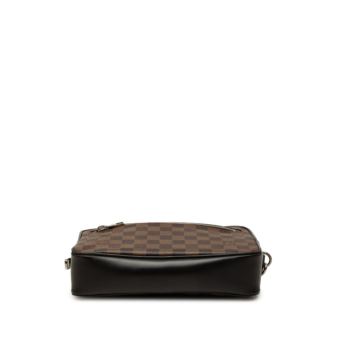 Louis Vuitton Pochette Kasai Damier Ébène Marron – vue 3 – GABY PARIS