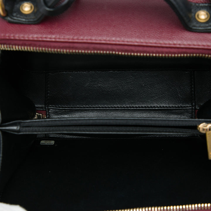 Chanel Bicolore CC Filigree Vanity Moyen Cuir caviar Rouge – vue 4 – GABY PARIS