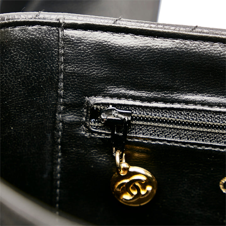 Chanel CC Fermoir tourniquet Vanity Cuir caviar