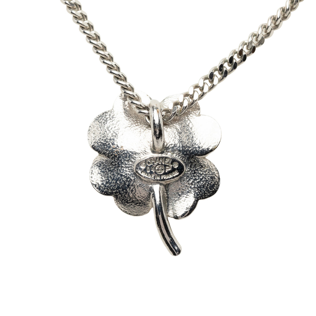Chanel CC Brass Émail et Strass Clover Pendant Collier