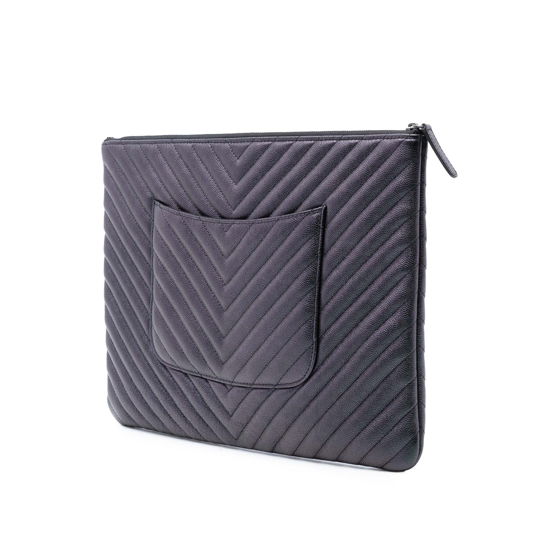 Chanel Large CC Chevron Iridescent Caviar O Étui Pochette