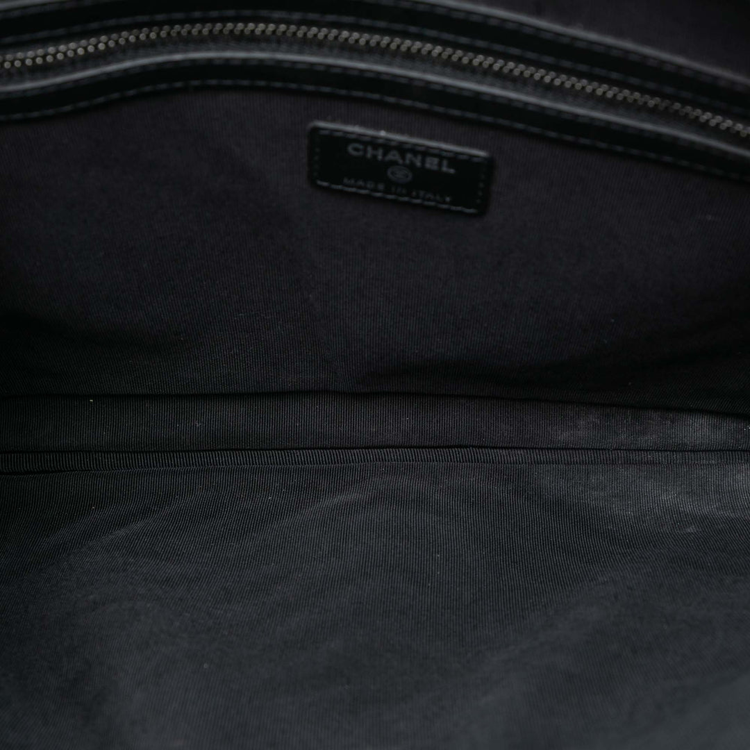 Chanel Large CC Chevron Iridescent Caviar O Étui Pochette