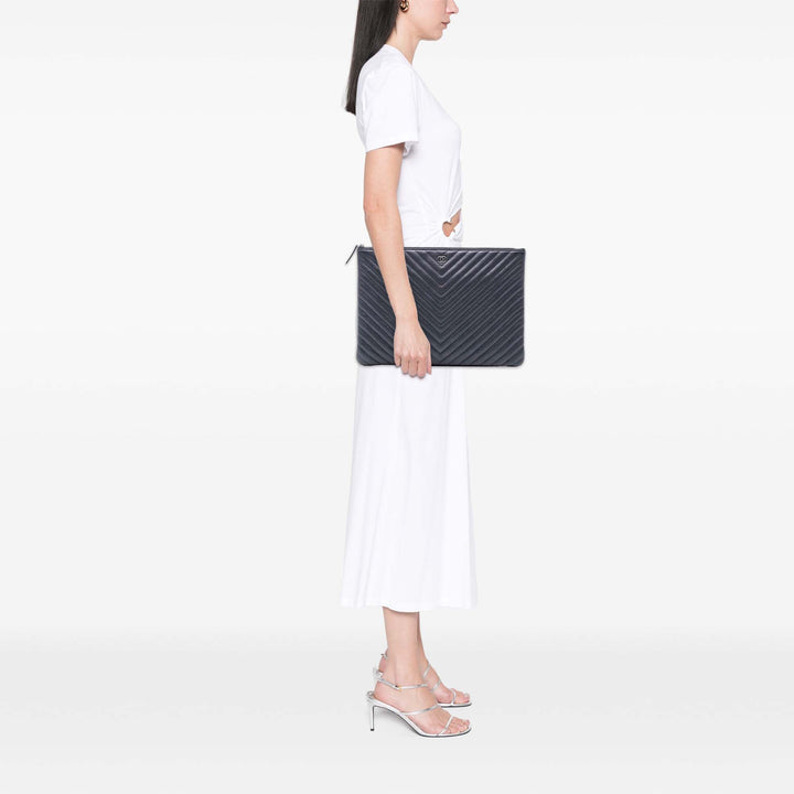 Chanel Large CC Chevron Iridescent Caviar O Étui Pochette