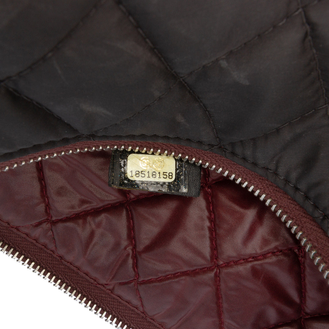 Chanel Large Quilted Nylon O Étui Pochette Noir