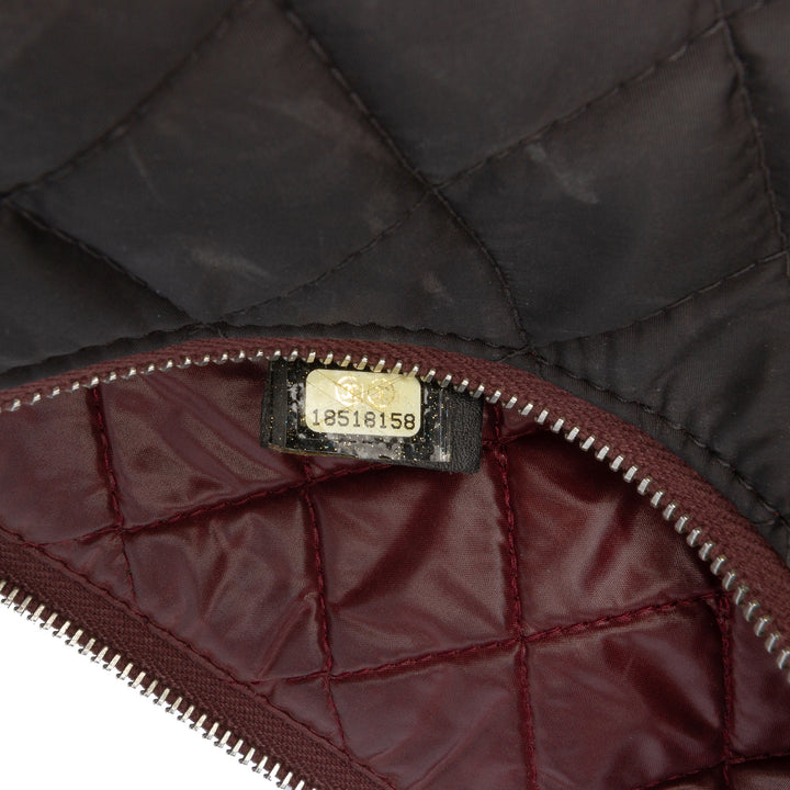 Chanel Large Quilted Nylon O Étui Pochette Noir
