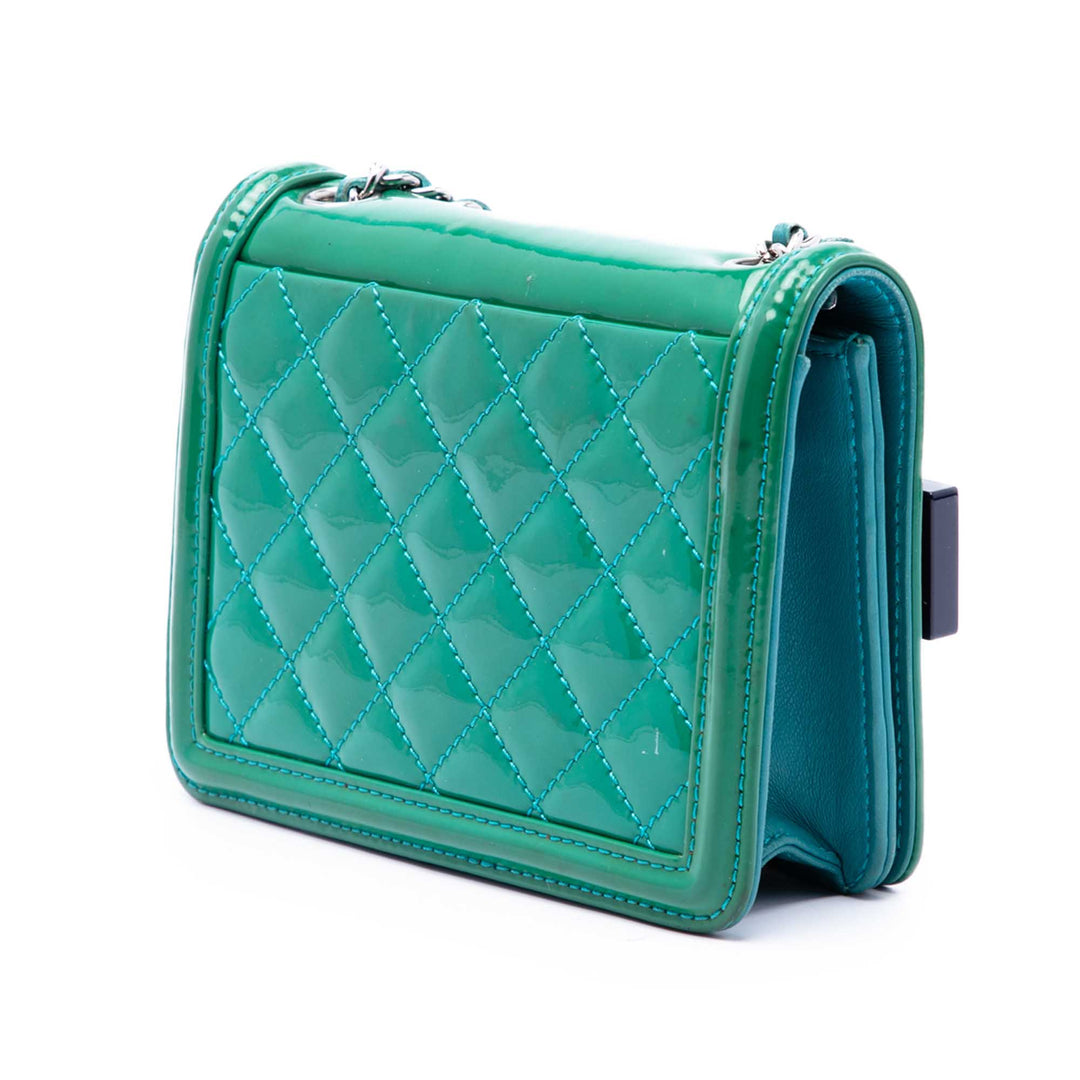 Chanel Ombre Acrylic et Boy Brick à rabat Mini Vert – vue 2 – GABY PARIS