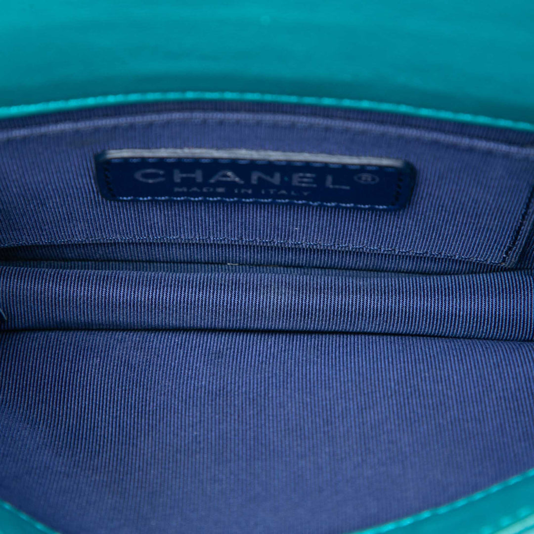Chanel Ombre Acrylic et Boy Brick à rabat Mini Vert – vue 4 – GABY PARIS