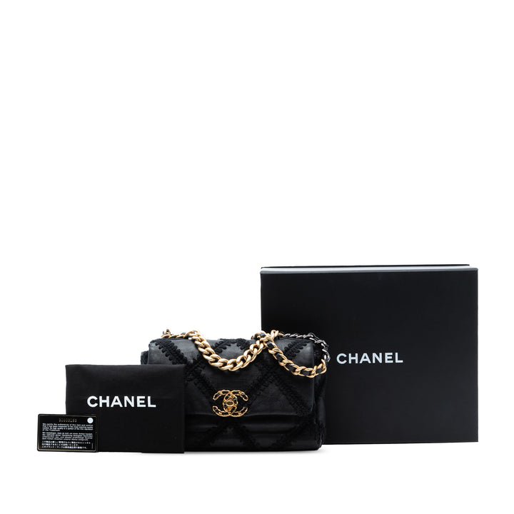 Chanel Medium Crochet Cuir de veau 19 à rabat