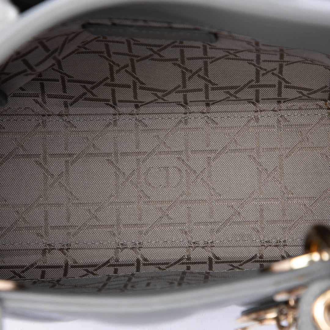 Dior Lady Dior Cannage My ABCDior Petit Cuir d'agneau Gris – vue 4 – GABY PARIS