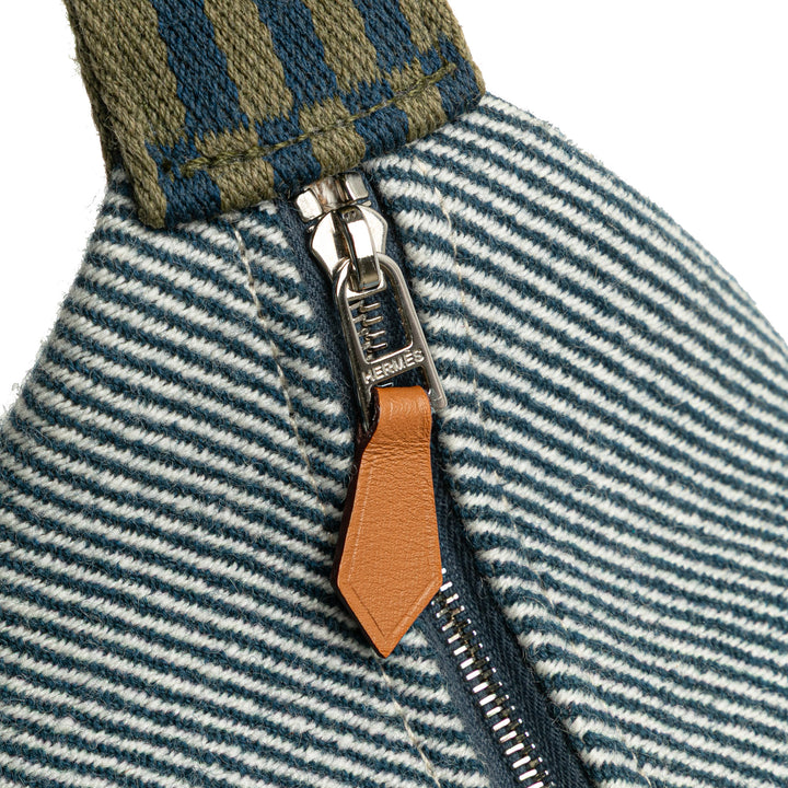 Small Wool Bride A Brac H Natte Case Blue - Gaby Paris