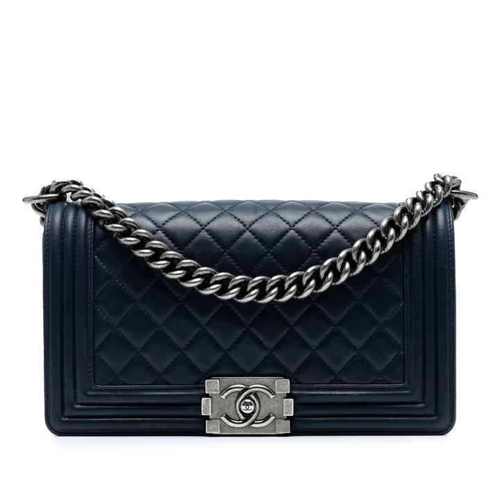 Chanel Old Medium Matelassé Cuir d’agneau Boy à rabat