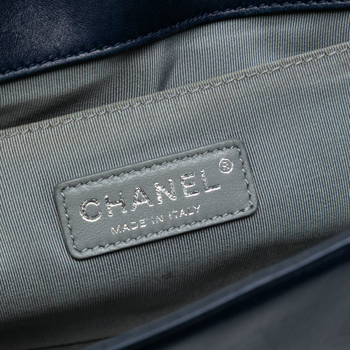 Chanel Old Medium Matelassé Cuir d’agneau Boy à rabat