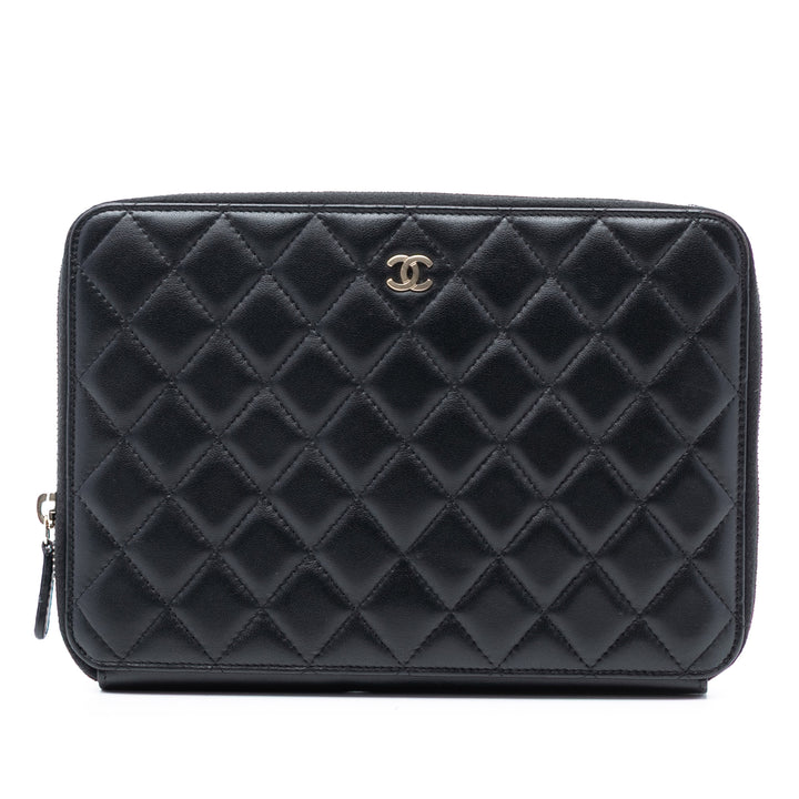 Chanel CC Cuir de veau grainé Classic Zipped Travel Pochette