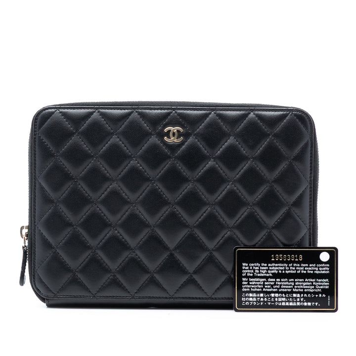 Chanel CC Cuir de veau grainé Classic Zipped Travel Pochette