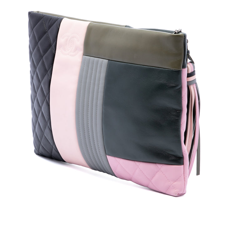 Chanel Colorblock Patchwork O Étui Grand Cuir d'agneau Vert – vue 2 – GABY PARIS