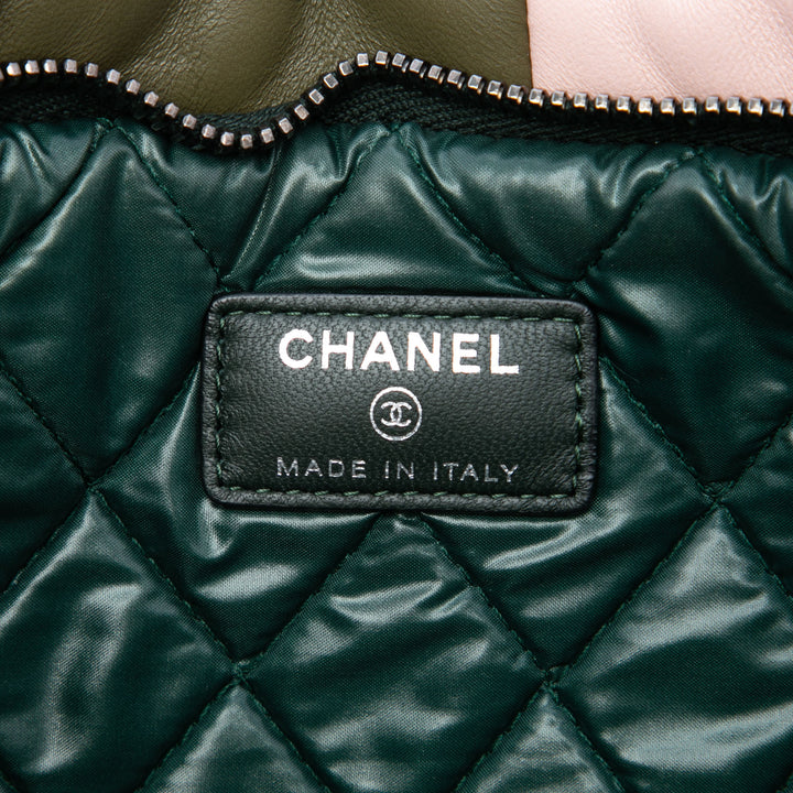 Chanel Colorblock Patchwork O Étui Grand Cuir d'agneau Vert – vue 5 – GABY PARIS
