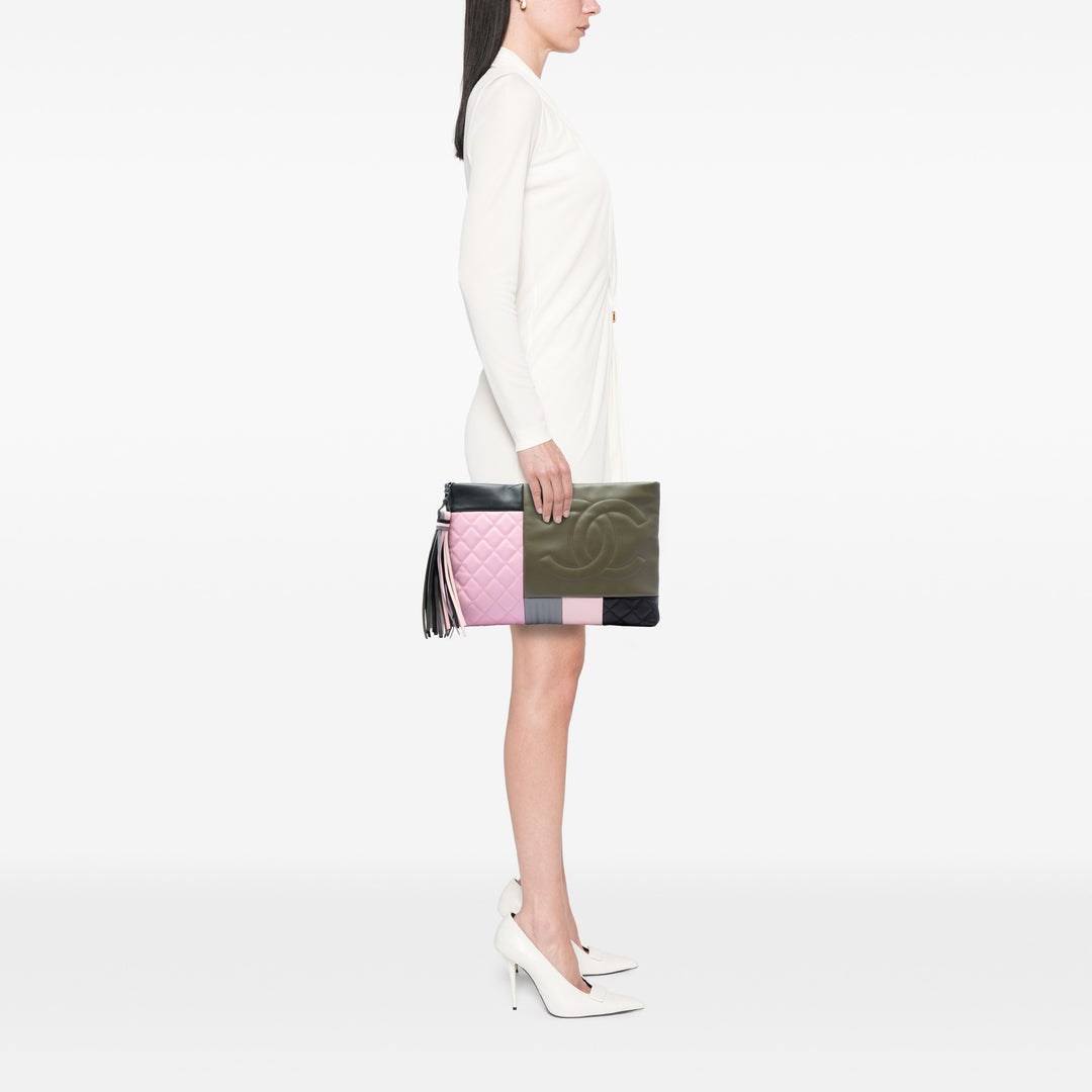 Chanel Colorblock Patchwork O Étui Grand Cuir d'agneau Vert – vue 6 – GABY PARIS