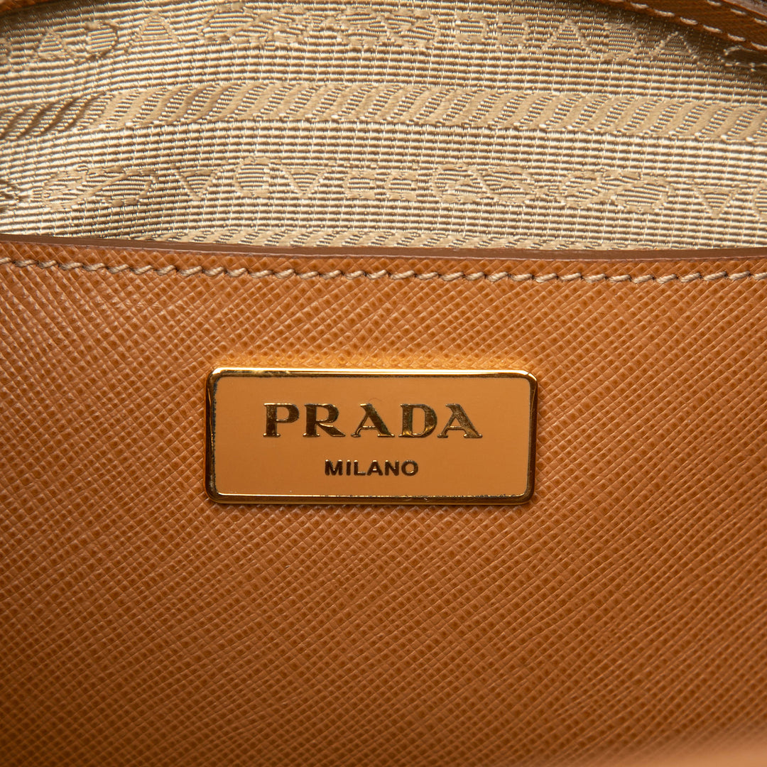 Prada Medium Saffiano Lux Open Promenade Sac cartable