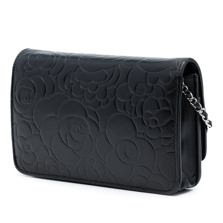 Chanel CC embossé Cuir d’agneau Camellia Wallet On Chain