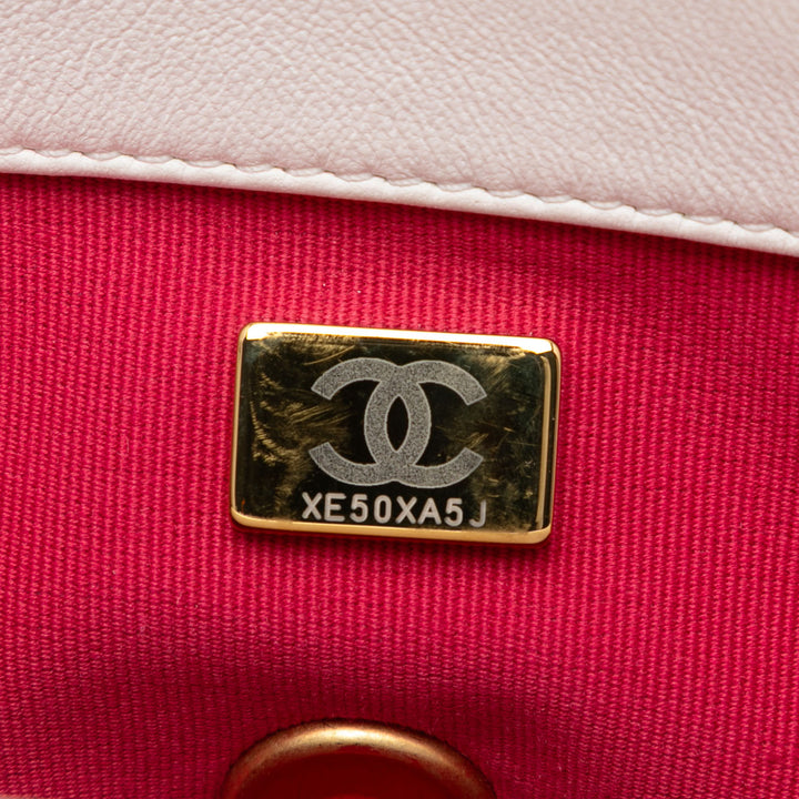 Chanel Small Matelassé Cuir d’agneau Acrylic Coco Love à rabat