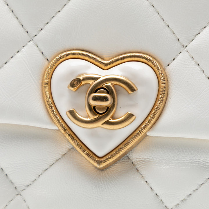Chanel Small Matelassé Cuir d’agneau Acrylic Coco Love à rabat