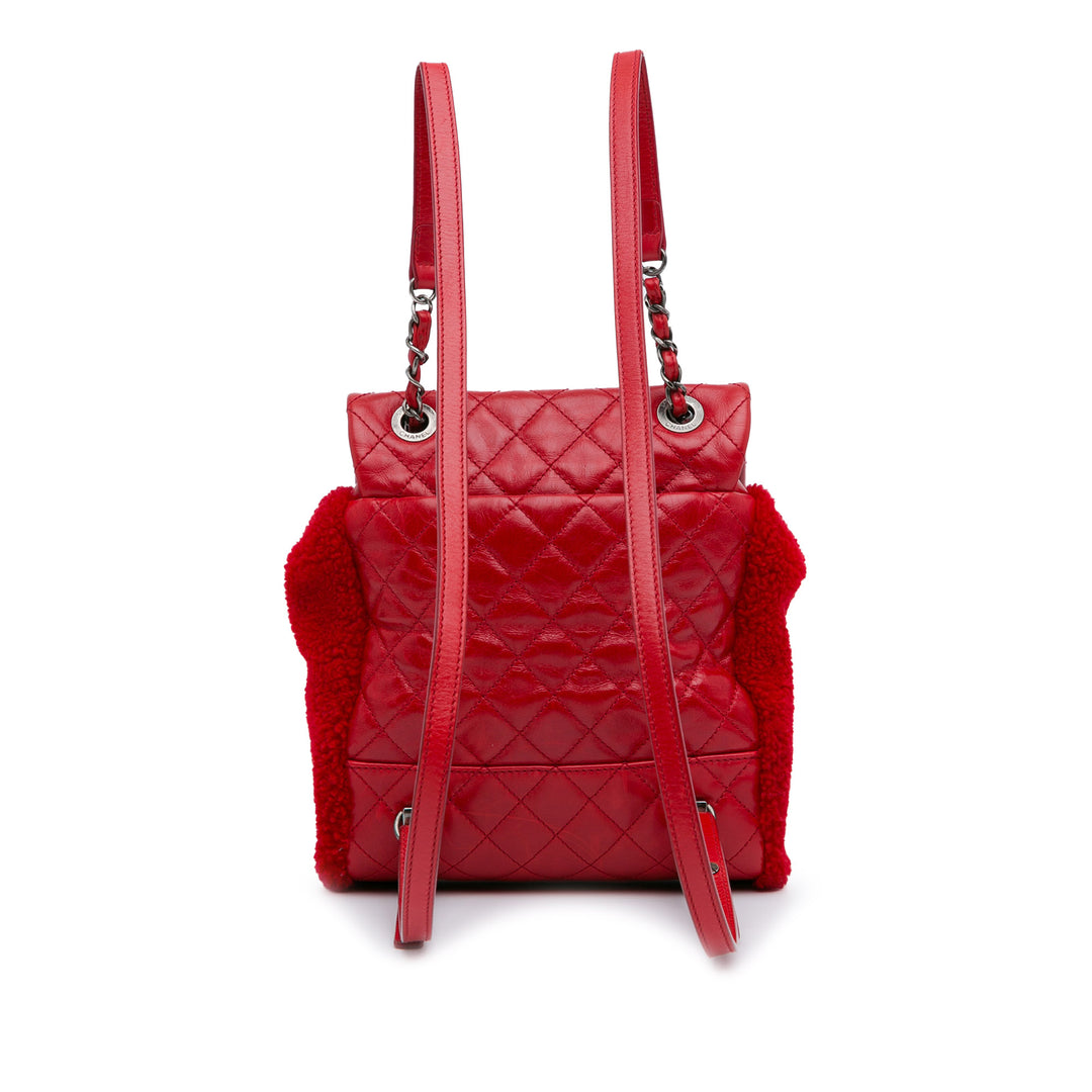 Small Shearling and Glazed Calfskin Mountain Backpack Red - Gaby Paris