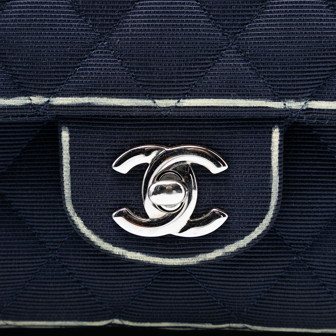 Chanel Medium Classic Printed Grosgrain Double rabat – GABY PARIS Authentique