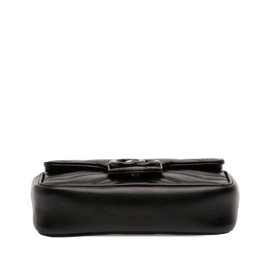 Gucci Mini GG Marmont Matelasse Cuir de veau Monochrome à rabat Sac porté croisé