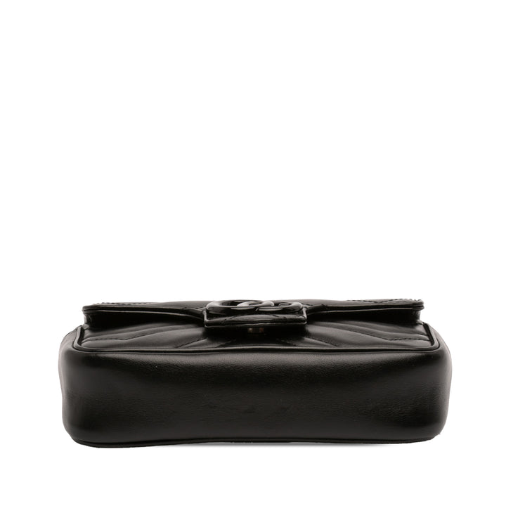 Gucci Mini GG Marmont Matelasse Cuir de veau Monochrome à rabat Sac porté croisé
