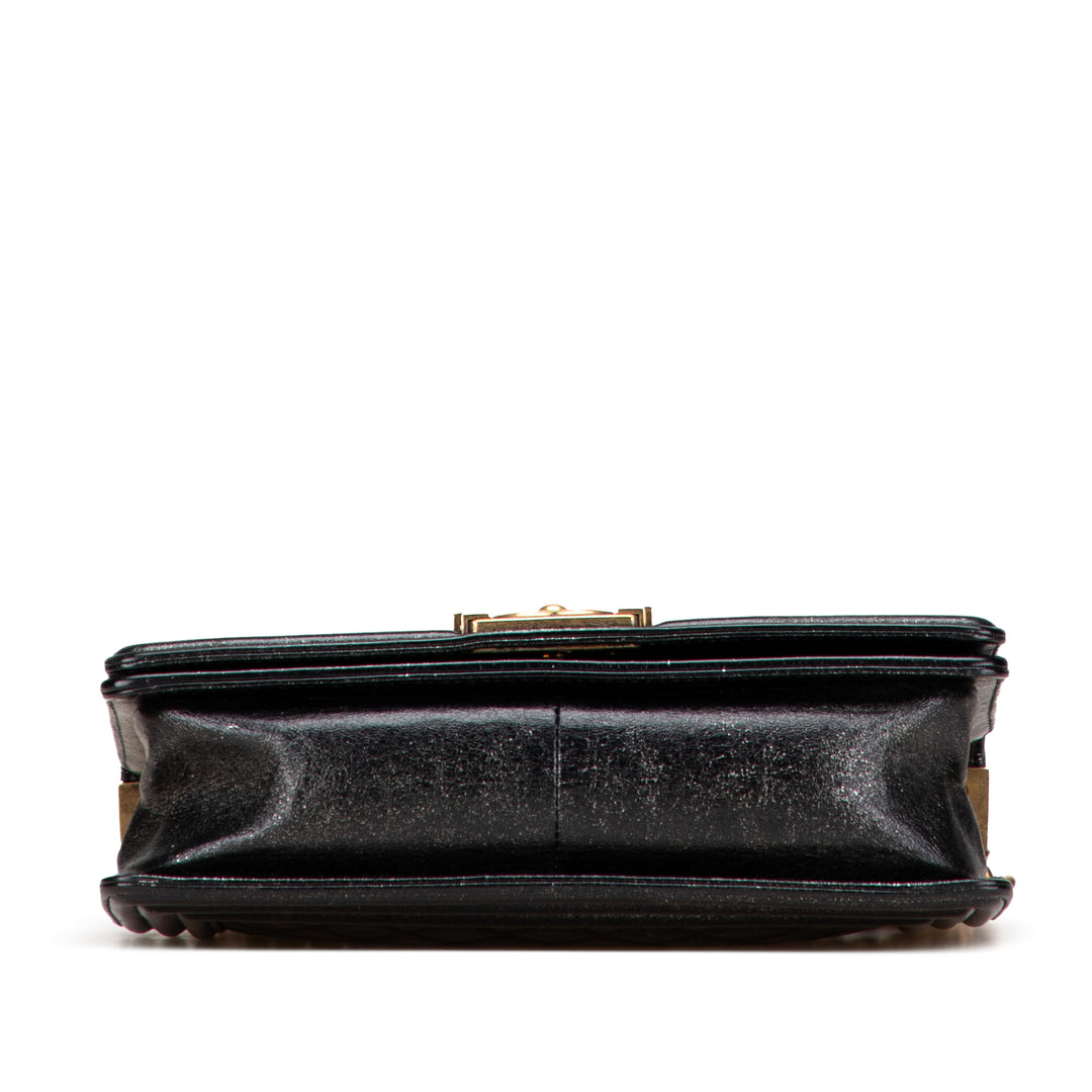 Chanel Old Medium Cracked Métallisé Cuir de veau Boy Flap Noir – GABY PARIS Authentique