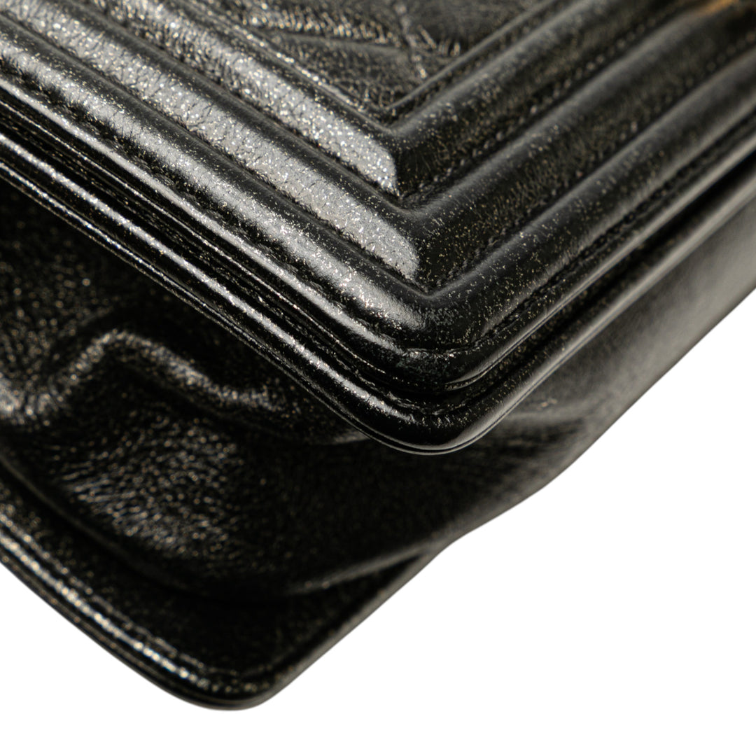 Chanel Old Medium Cracked Métallisé Cuir de veau Boy Flap Noir – GABY PARIS Authentique