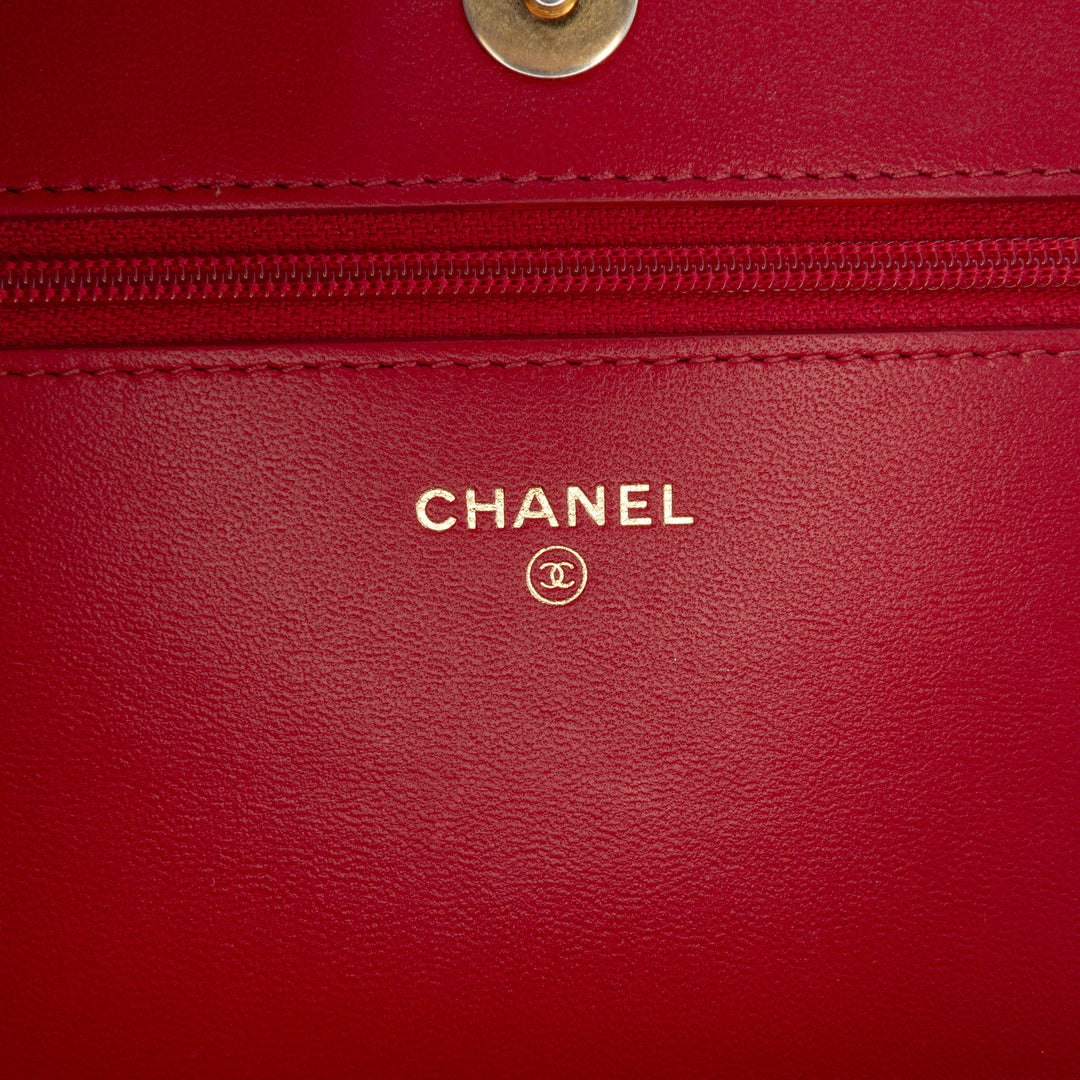 Chanel CC Quilted Velours Wallet on Chain Rouge – GABY PARIS Authentique