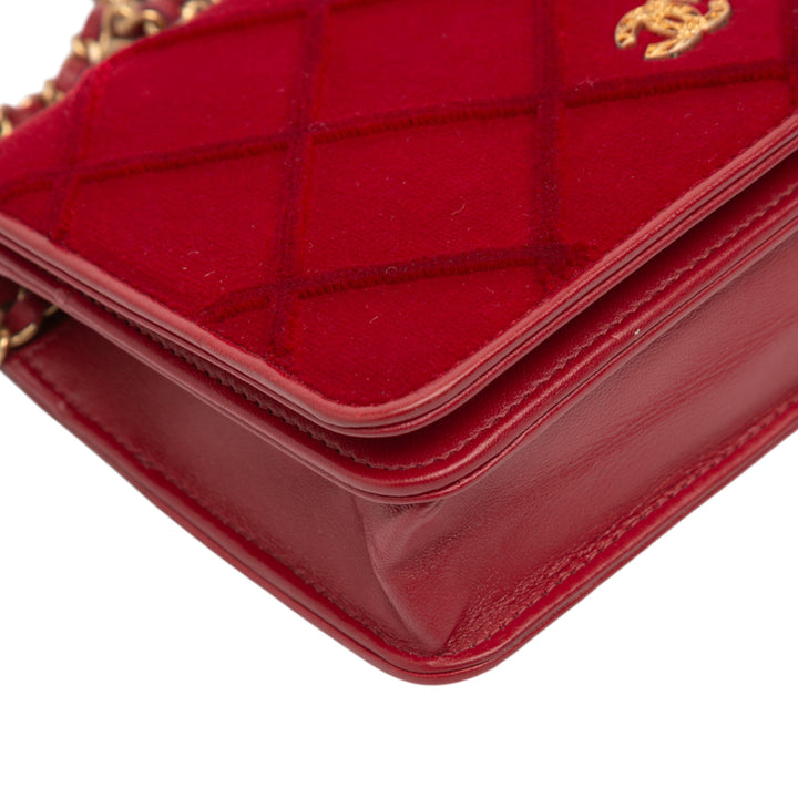 Chanel CC Quilted Velours Wallet on Chain Rouge – GABY PARIS Authentique