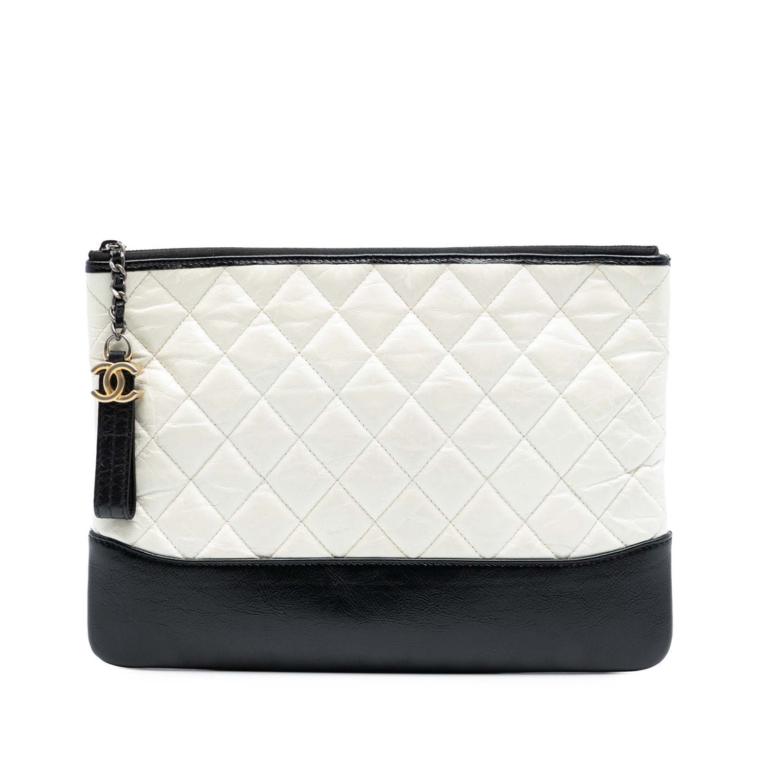 Chanel Medium vieilli Cuir de veau Gabrielle O Étui Pochette – GABY PARIS Authentique