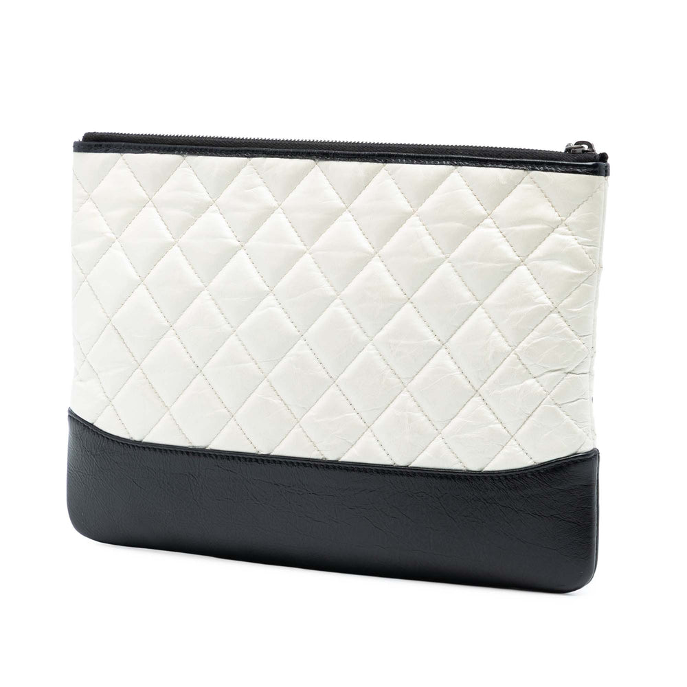 Chanel Medium vieilli Cuir de veau Gabrielle O Étui Pochette – GABY PARIS Authentique