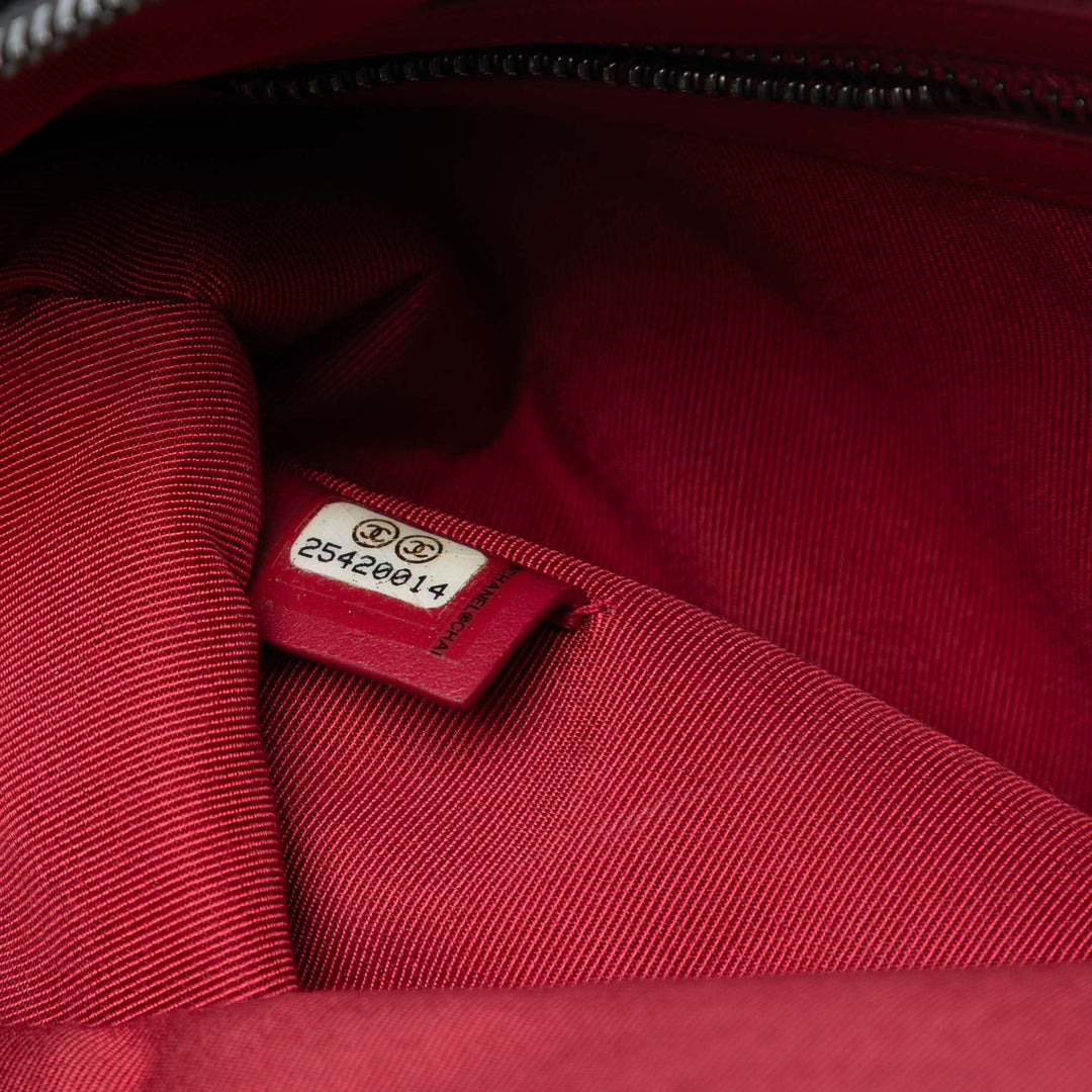 Chanel Medium vieilli Cuir de veau Gabrielle O Étui Pochette – GABY PARIS Authentique