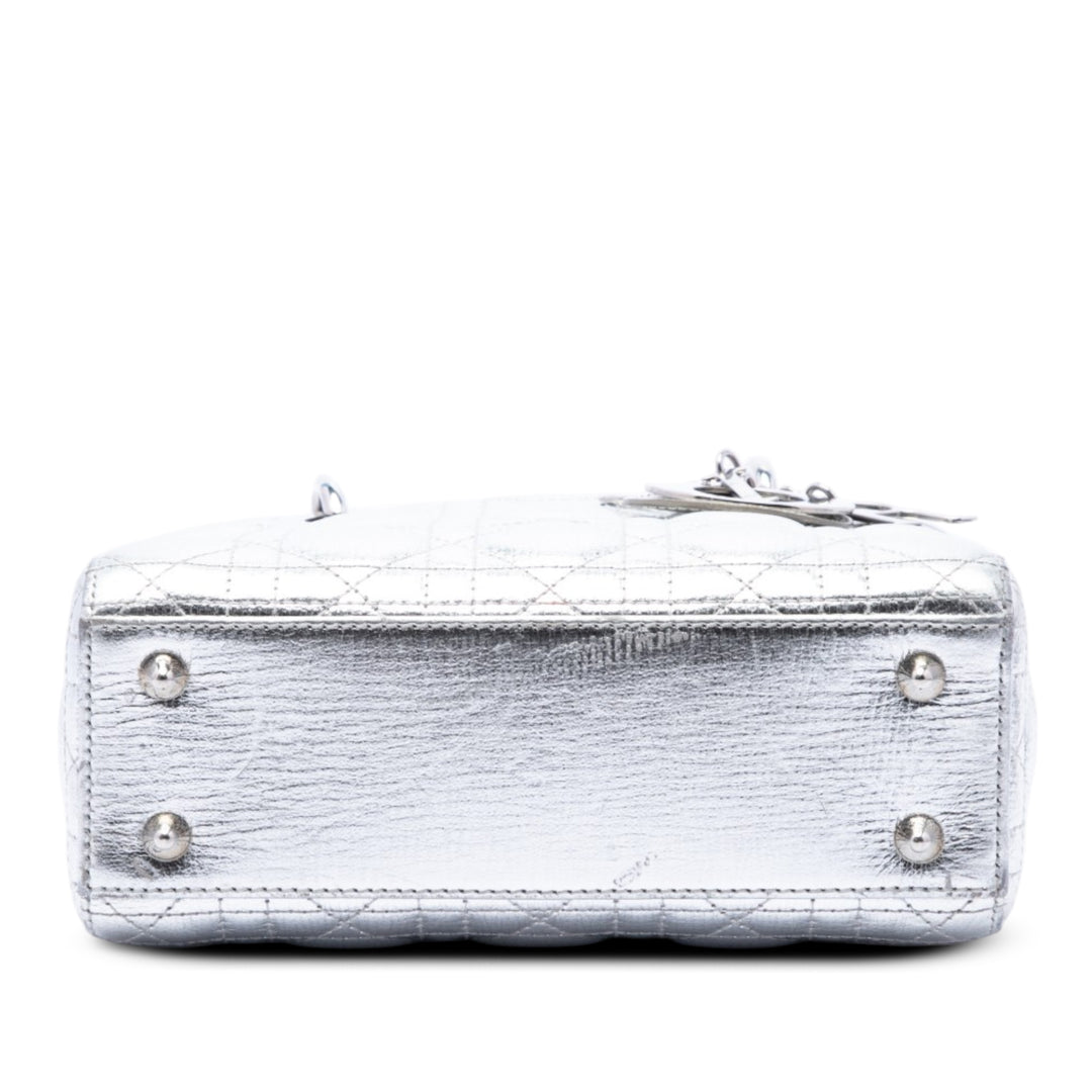 Dior Lady Dior Métallisé Cannage My ABCDior Petit Cuir d'agneau Argenté – vue 3 – GABY PARIS