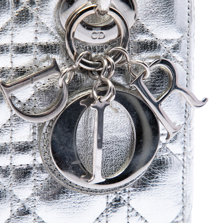 Dior Lady Dior Métallisé Cannage My ABCDior Petit Cuir d'agneau Argenté – vue 5 – GABY PARIS