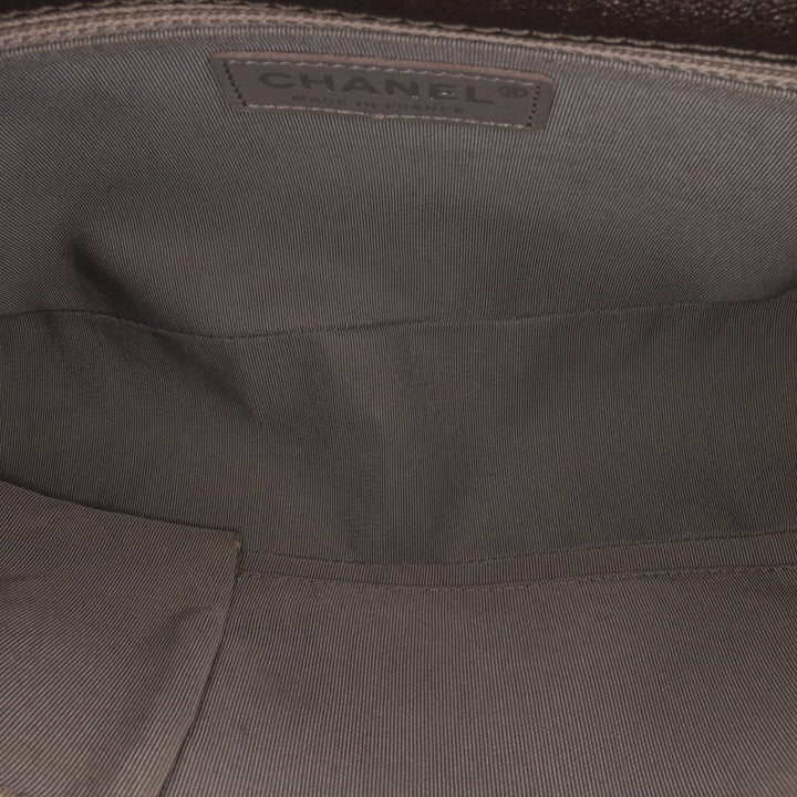 Chanel Medium Quilted Perforated Métallisé Cuir d’agneau Boy Flap Gris