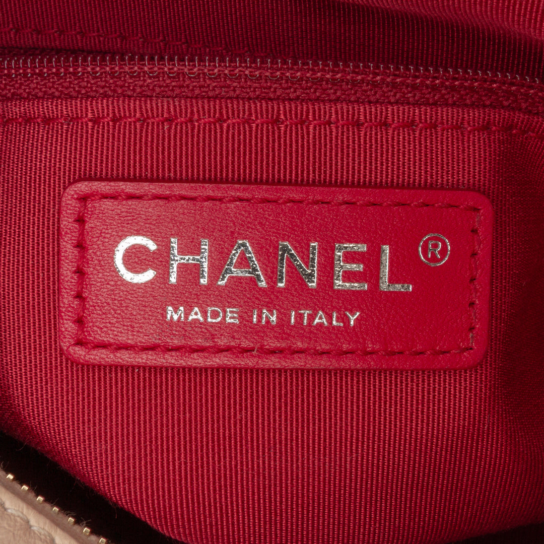 Chanel Small Quilted Aged Cuir de veau Gabrielle Hobo Marron – GABY PARIS Authentique